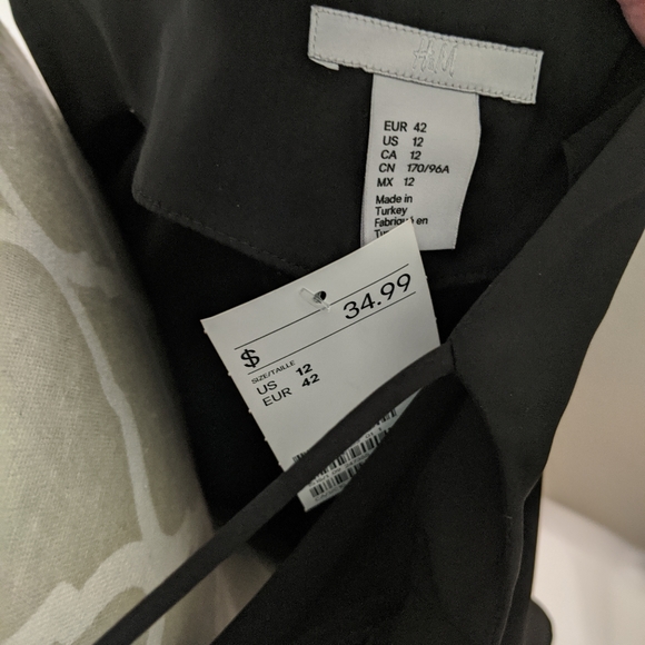 NWT H&M cold-shoulder top - Picture 4 of 4